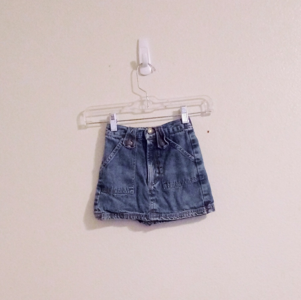 Allura Blues· Medium Wash Denim Skort